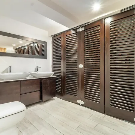 9m Of Center, Cannes High Luxe Mila 6bdrooms Heated Pool Sauna Cinema Fitness Villa