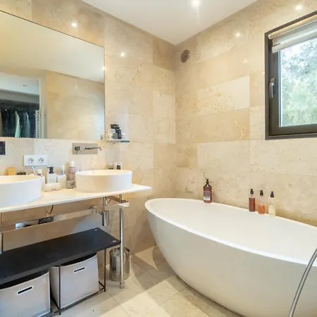 9m Of Center, Cannes High Luxe Mila 6bdrooms Heated Pool Sauna Cinema Fitness * Vallauris