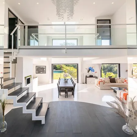 9m Of Center, Cannes High Luxe Mila 6bdrooms Heated Pool Sauna Cinema Fitness Villa