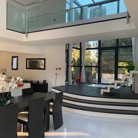 9m Of Center, Cannes High Luxe Mila 6bdrooms Heated Pool Sauna Cinema Fitness Villa Vallauris