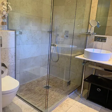 9m Of Center, Cannes High Luxe Mila 6bdrooms Heated Pool Sauna Cinema Fitness * Vallauris